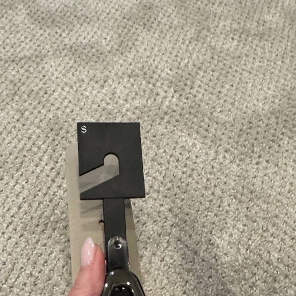 ❤️Express Women's Taupe Belt with Black Geometric Buckle - Picture 4 of 9